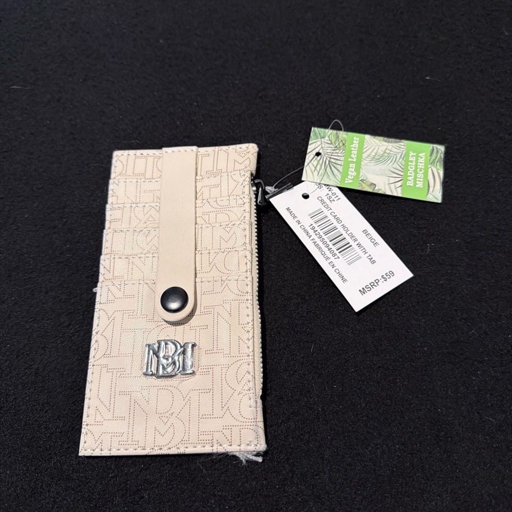 BADGLEY MISCHKA NWT‎  VEGAN LEATHER CREDIT CARD WALLET WITH TAB PRINTED LOGO